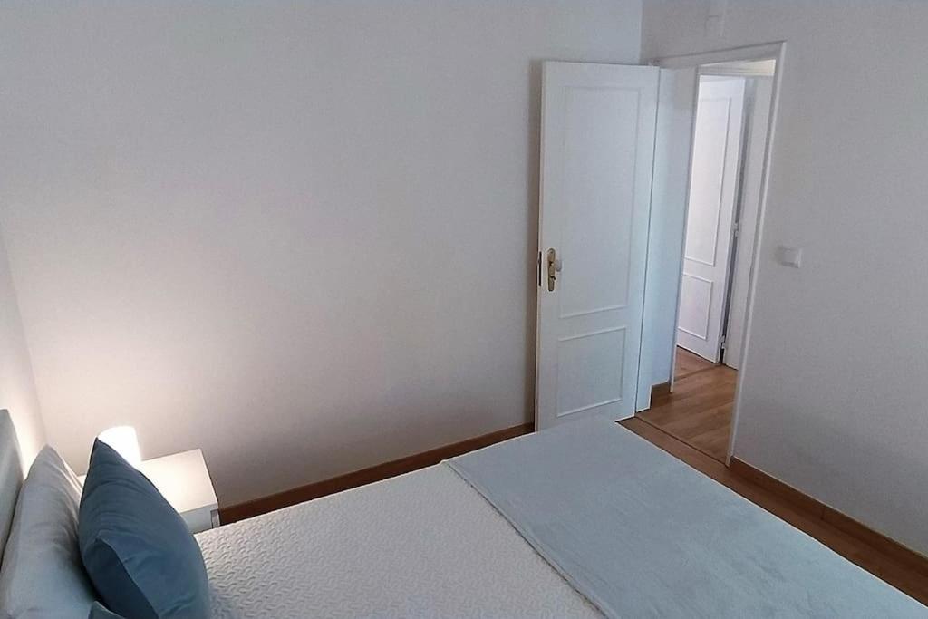 Lisboa/city/sunny Apar/metro/airport/wifi/air Cond * Lisbon